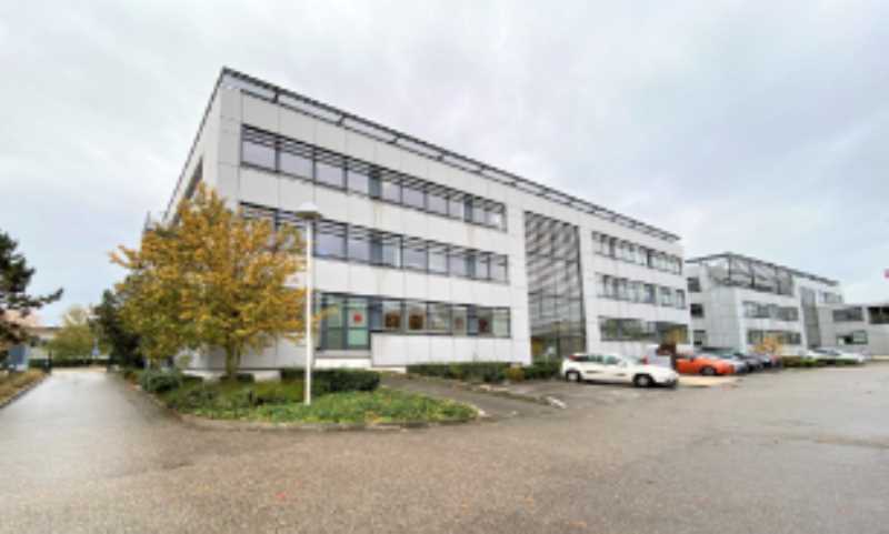 8 Place Berthe Morisot, Saint-Priest for lease - Building Photo - Image 1 of 4