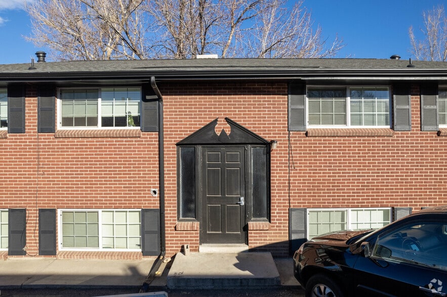 1637 Kimbark St, Longmont, CO for sale - Building Photo - Image 3 of 9