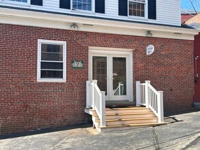 7 Water St, Amesbury, MA à louer Photo intérieure- Image 2 de 24