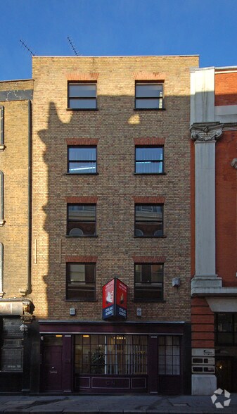 107 Charterhouse St, Londres à louer - Photo du bâtiment - Image 3 de 9
