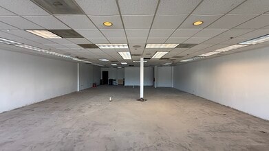 1600 Algonquin Rd, Hoffman Estates, IL for lease Interior Photo- Image 2 of 9