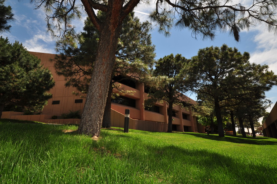 4501 Indian School Rd NE, Albuquerque, NM à vendre - Photo du bâtiment - Image 1 de 1