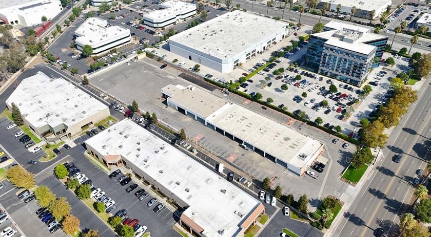 1391 Spruce St, Riverside, CA for lease - Building Photo - Image 3 of 7