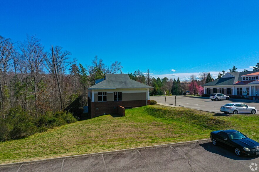 13506 Tredegar Lake Pky, Midlothian, VA à vendre - Photo du bâtiment - Image 2 de 5