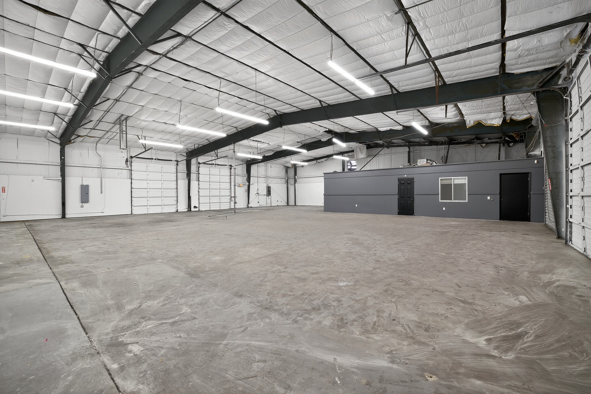 12555 N 44th St, Clearwater, FL for lease Interior Photo- Image 1 of 2