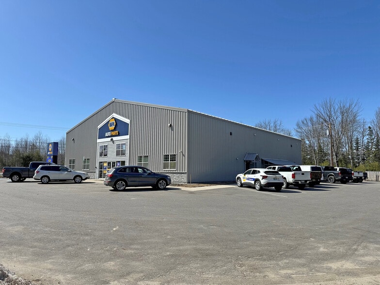 328 Portland Rd, Bridgton, ME à vendre - Photo du bâtiment - Image 2 de 3