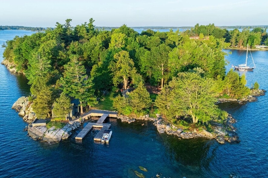 1 Dumfounder island, Gananoque, ON à vendre - Photo principale - Image 1 de 13