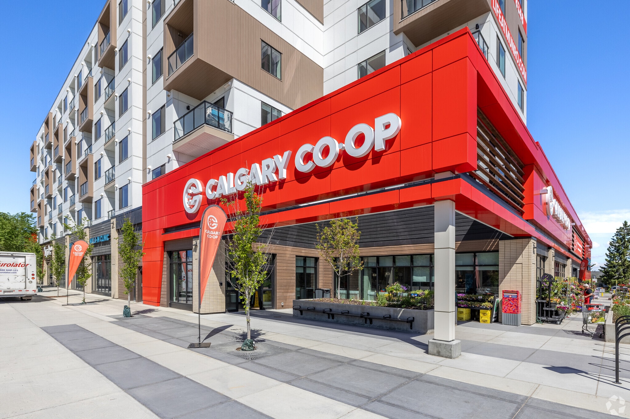 540 16 Av NE, Calgary, AB for lease Primary Photo- Image 1 of 4