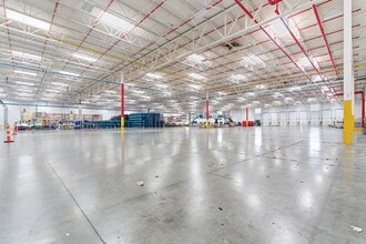 100 River Ridge Pky, Jeffersonville, IN à louer Photo intérieure- Image 2 de 5