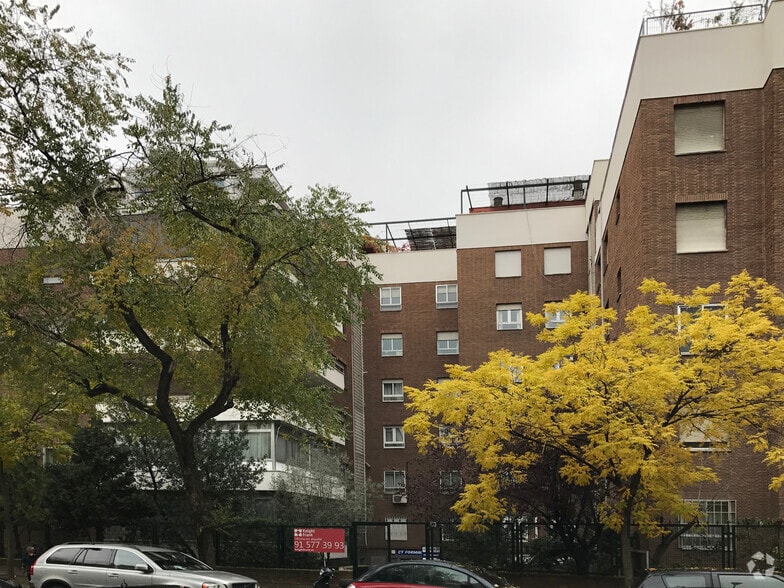 Calle de Oquendo, 18 B, Madrid, Madrid for lease - Primary Photo - Image 1 of 1