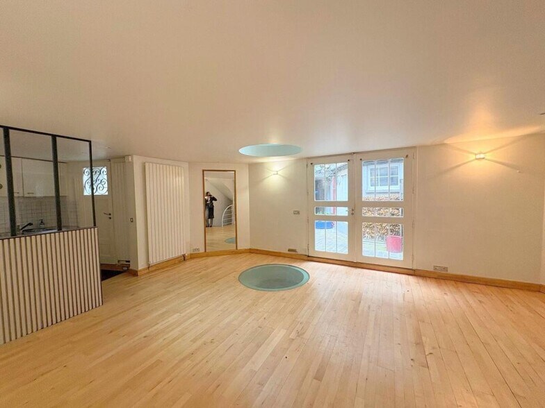 Office in Saint-Germain-en-Laye for lease - Interior Photo - Image 2 of 16