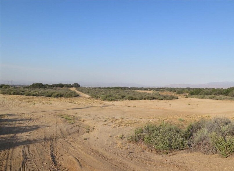 Mariposa Rd, Hesperia, CA à vendre - Photo principale - Image 1 de 4