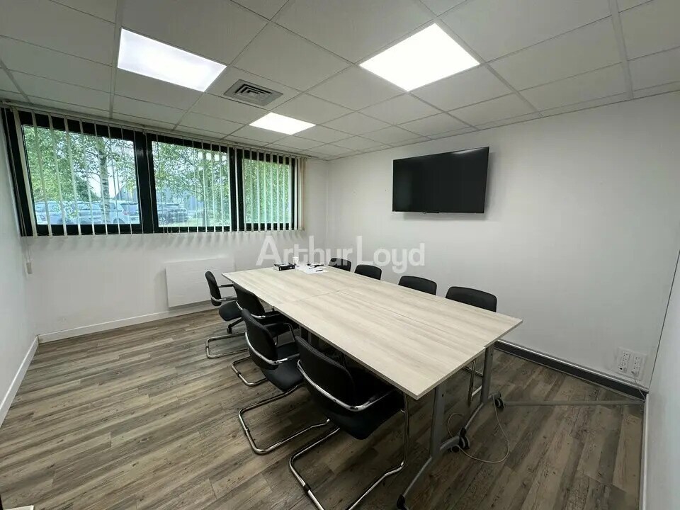 Office in Reims for lease Interior Photo- Image 1 of 8