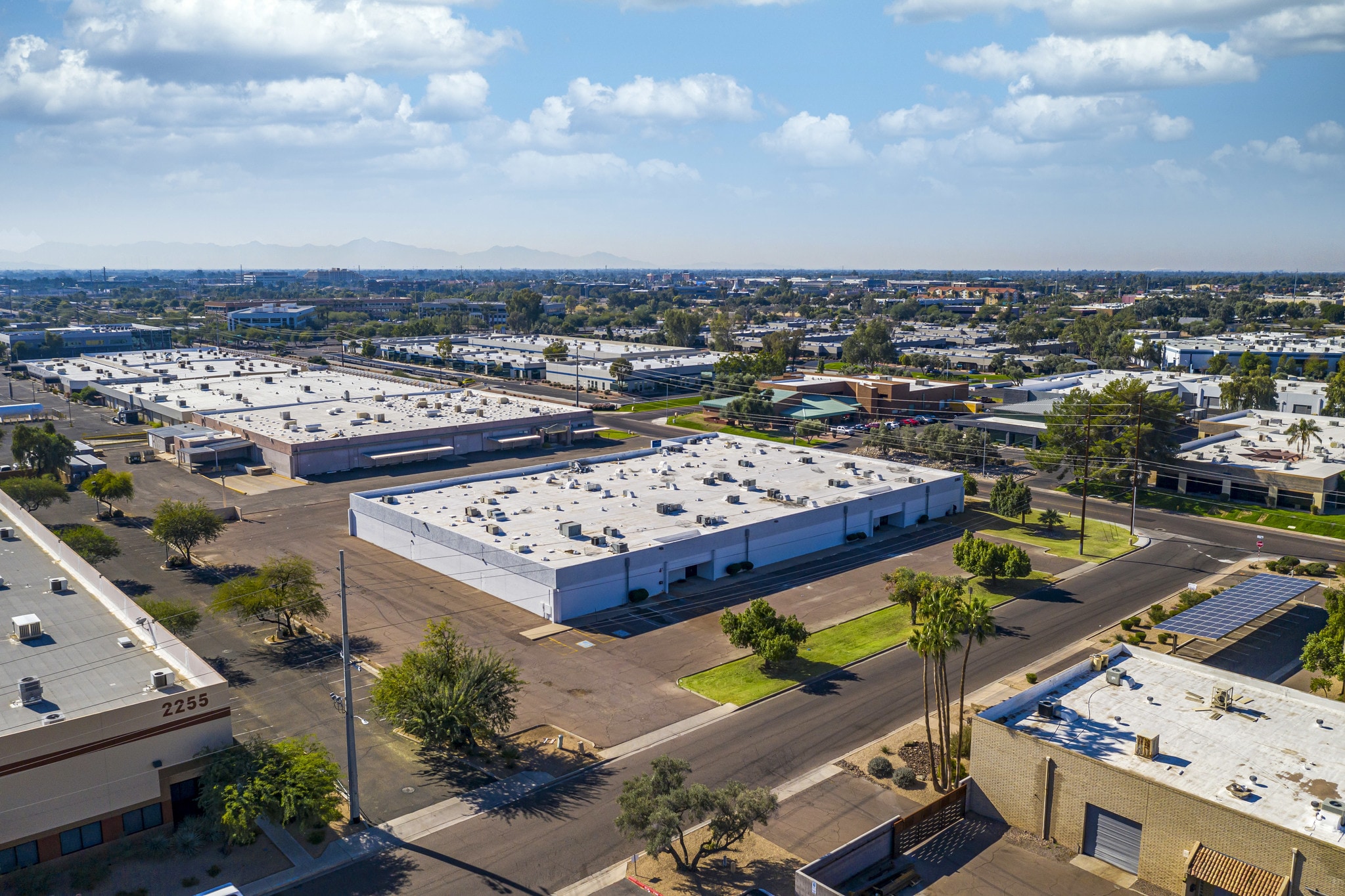 2265 W Desert Cove Ave, Phoenix, AZ for lease Building Photo- Image 1 of 15