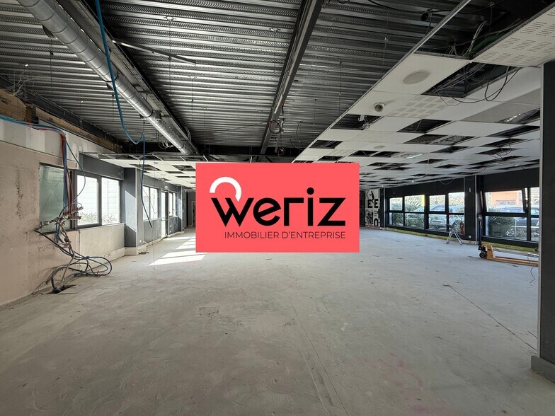 Industrial in Éguilles for lease - Building Photo - Image 1 of 6