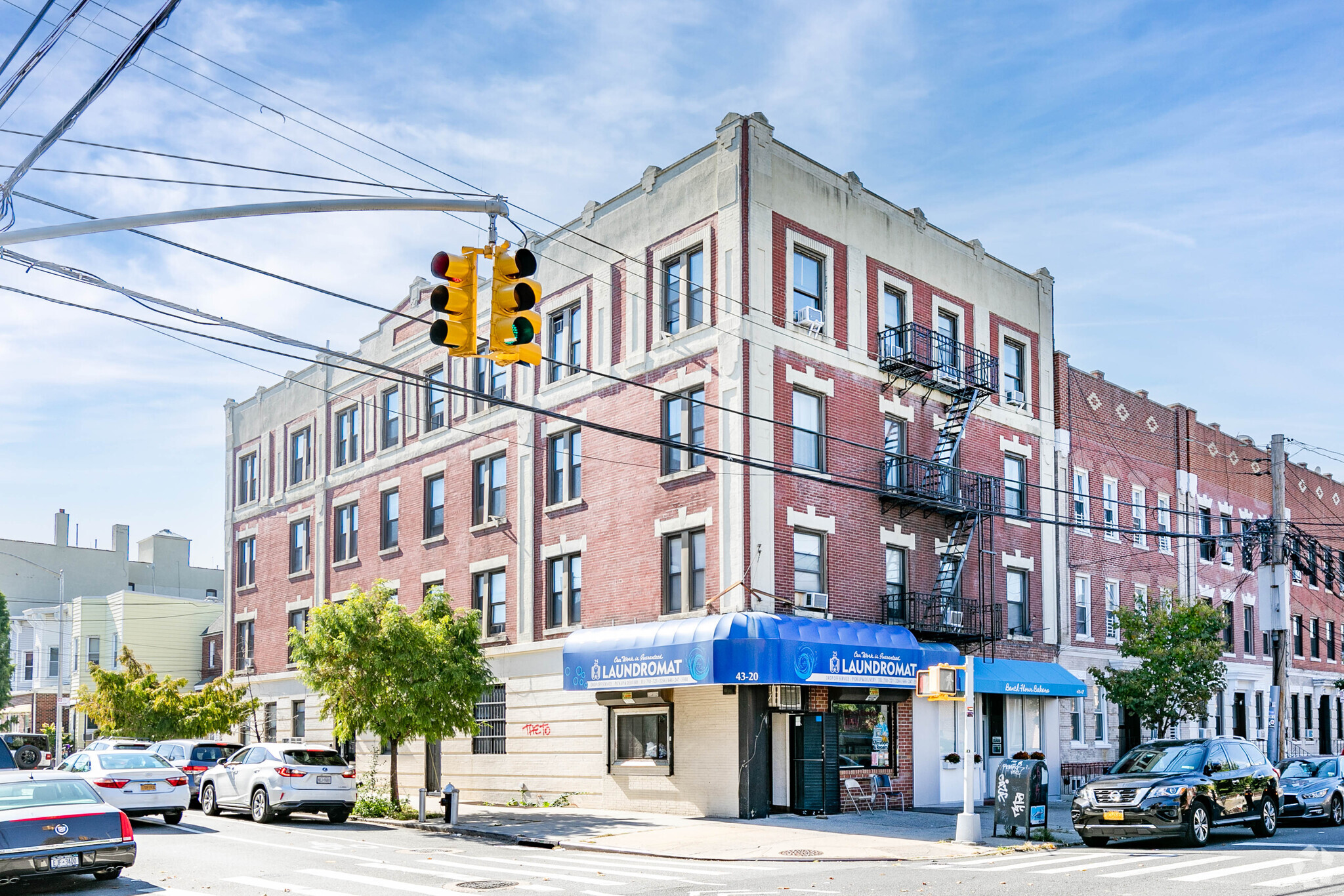 25-04 44th St, Astoria, NY à vendre Photo principale- Image 1 de 1