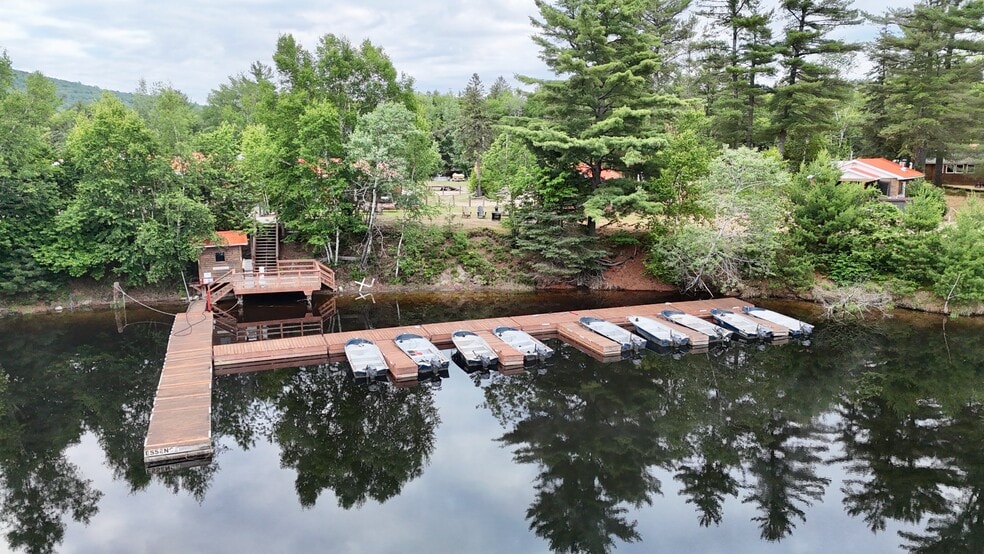 55 Ch De L'oasis, Ferme-neuve, QC à vendre - Photo du bâtiment - Image 3 de 23