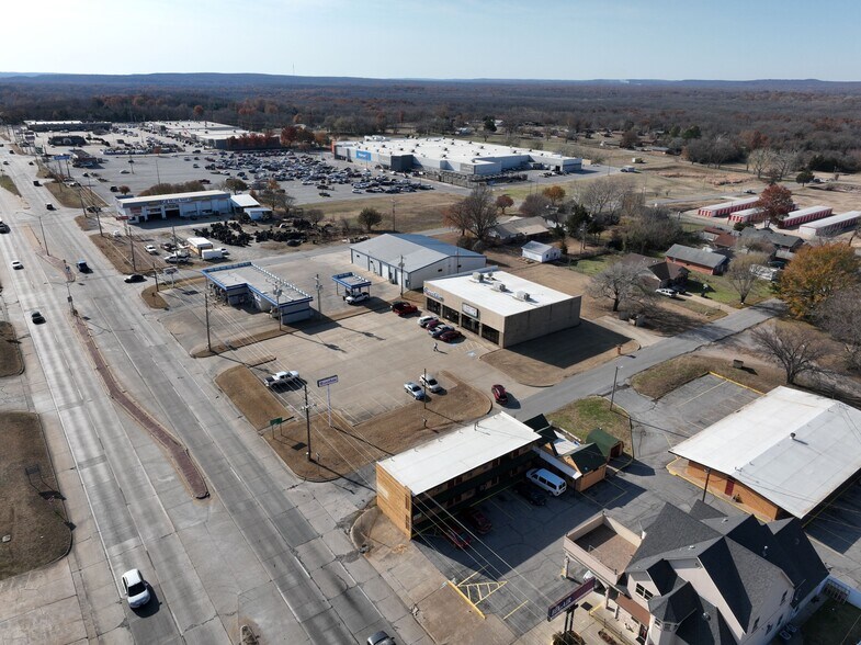 1600 S Wood Dr, Okmulgee, OK à vendre - Photo du bâtiment - Image 2 de 5