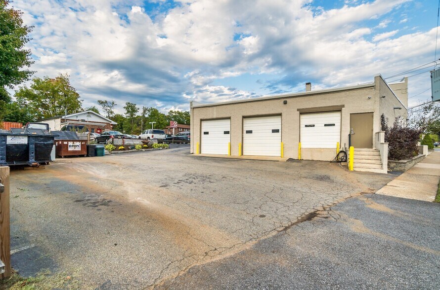 324 Ringwood Ave, Pompton Lakes, NJ à louer - Photo intérieure - Image 3 de 33