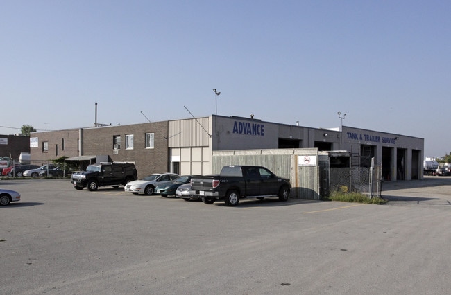 Plus de détails pour 100 Costa Rd, Vaughan, ON - Industriel à louer