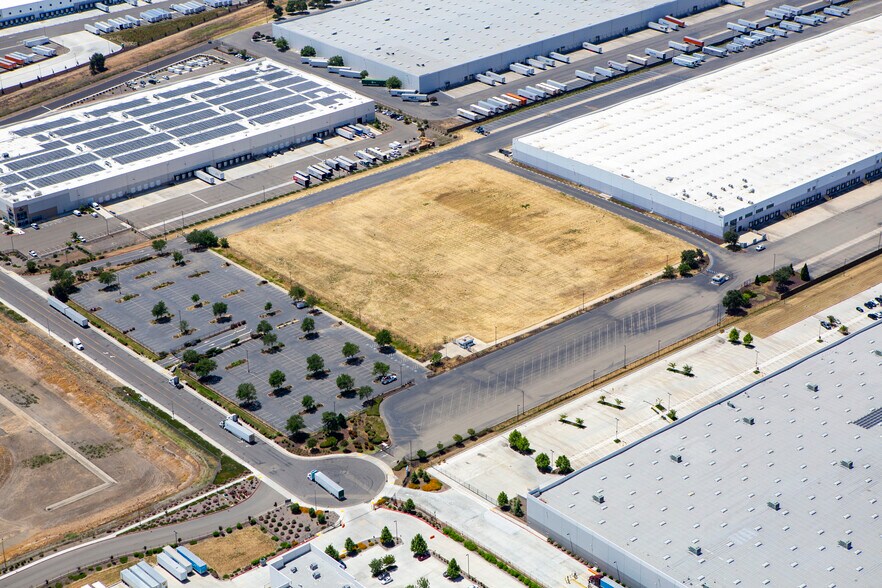 4647 Logistics Dr, Stockton, CA for lease - Building Photo - Image 3 of 31
