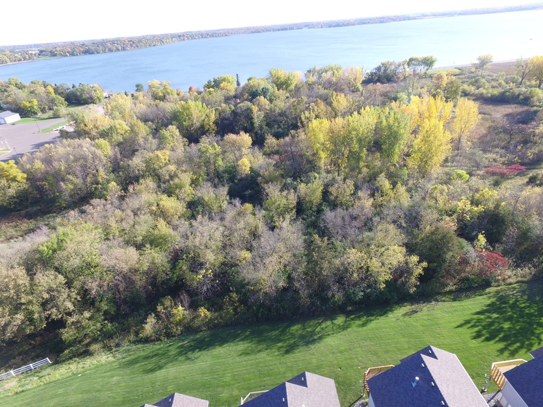 lake blvd, Buffalo, MN à vendre - Photo du bâtiment - Image 1 de 13