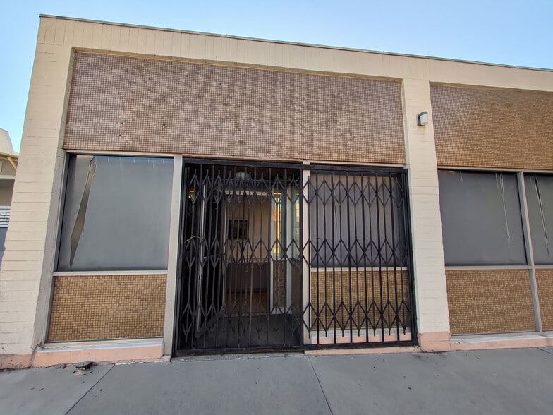 622 N Larchmont Blvd, Los Angeles, CA for lease - Building Photo - Image 3 of 4