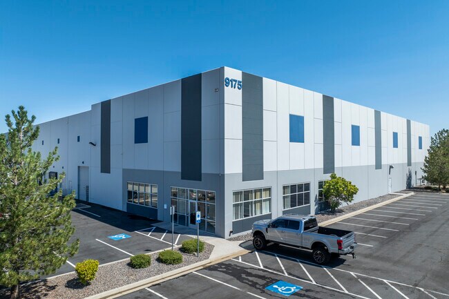 Plus de détails pour 9175 Moya Blvd, Reno, NV - Industriel à louer