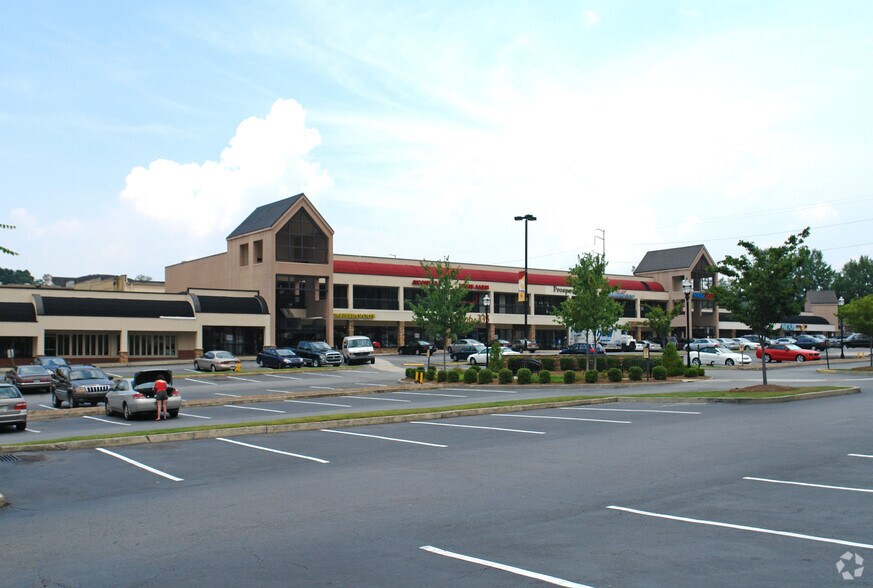 5920 Roswell Rd NE, Sandy Springs, GA à louer - Photo du bâtiment - Image 2 de 3