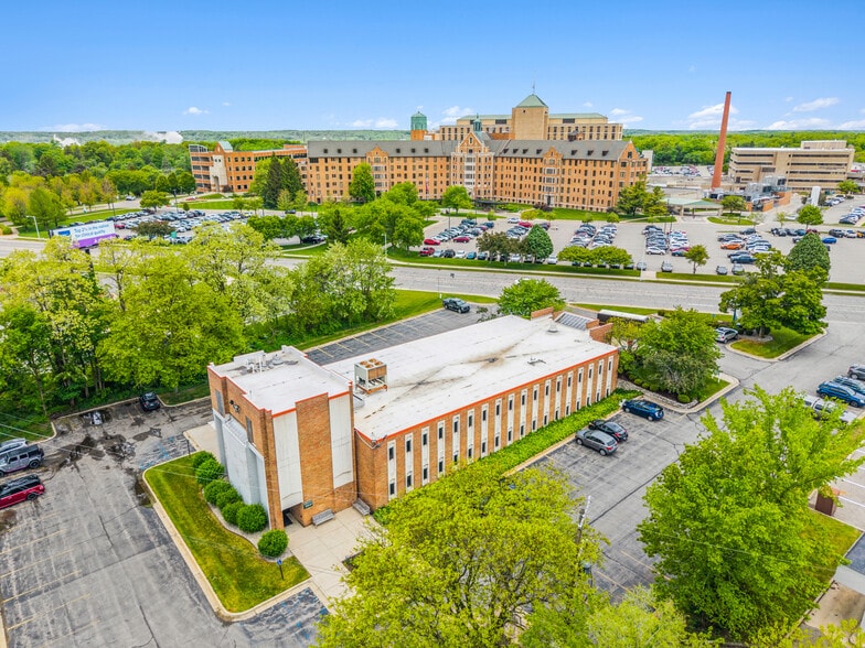 1634 Gull Rd, Kalamazoo, MI for sale - Building Photo - Image 2 of 3