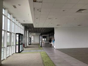 Flex in Rungis for lease Interior Photo- Image 1 of 6