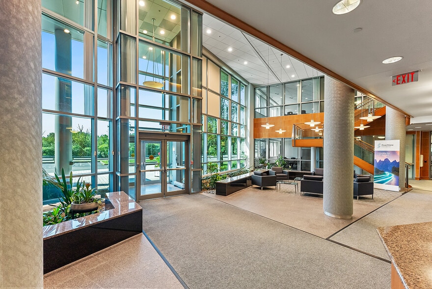 75 Sam Fonzo Dr, Beverly, MA for lease - Interior Photo - Image 2 of 10