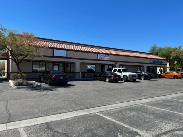 3011 W Lake Mead Blvd, North Las Vegas, NV à louer - Photo du bâtiment - Image 3 de 11