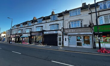 27 Chipstead Valley Rd, Coulsdon à vendre Photo du bâtiment- Image 2 de 2