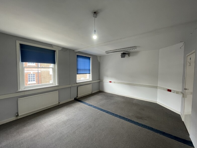 11 Mill St, Maidstone for lease - Building Photo - Image 3 of 4