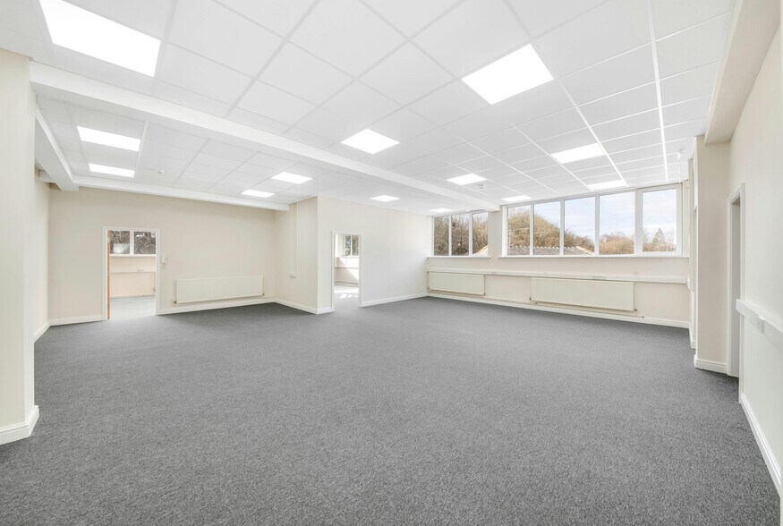 New Hall Hey Rd, Rossendale à louer - Photo du bâtiment - Image 3 de 33