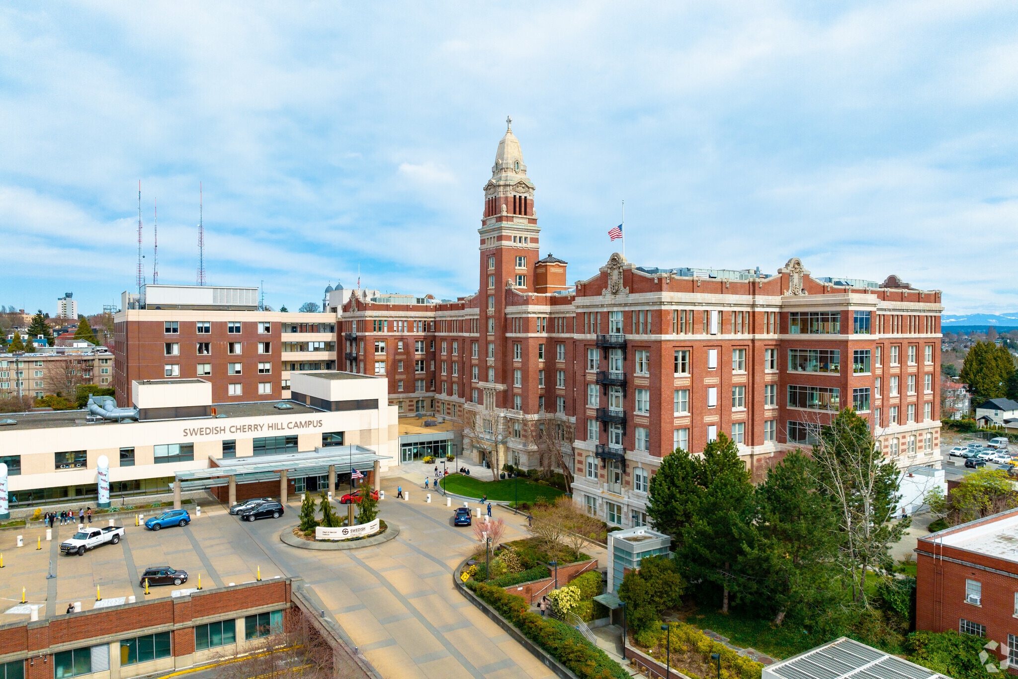 550 17th Ave, Seattle, WA for lease Primary Photo- Image 1 of 36