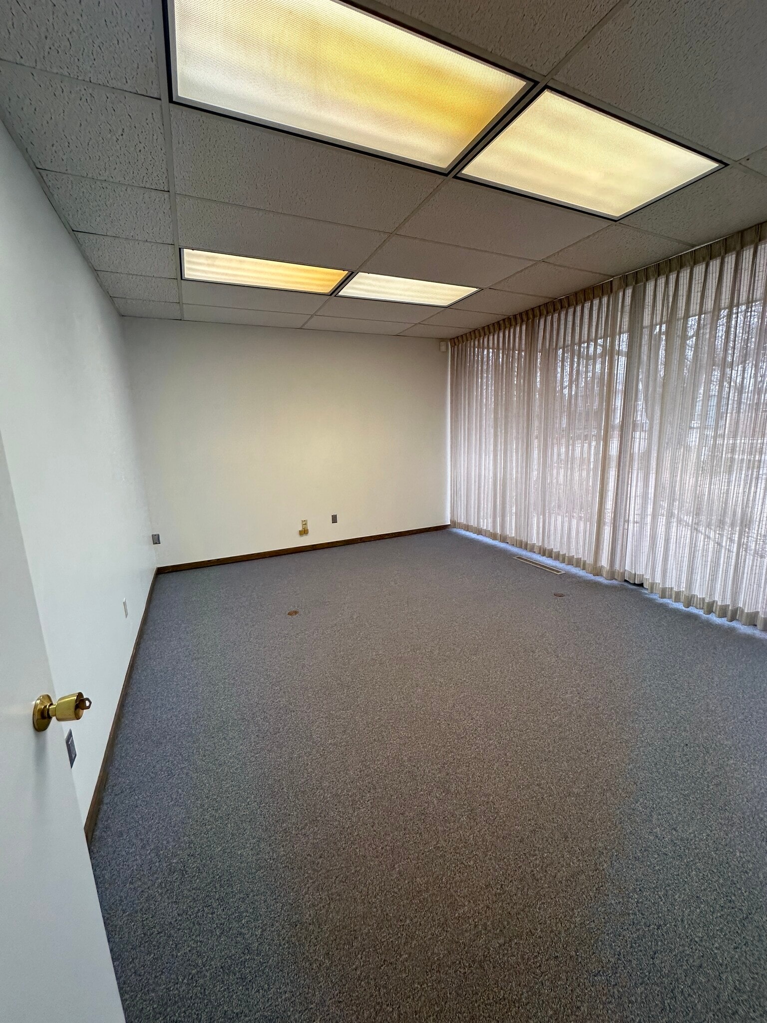 1331 Plum St, Lincoln, NE for lease Interior Photo- Image 1 of 19