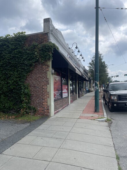 117-121 Trapelo Rd, Belmont, MA à vendre - Photo du bâtiment - Image 2 de 3