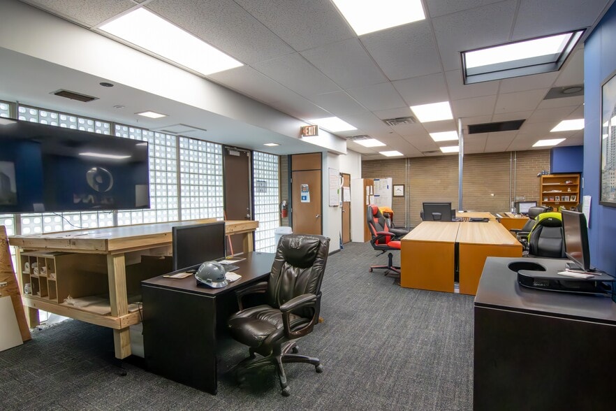 929 1st Ave N, Saint Petersburg, FL for lease - Building Photo - Image 3 of 16