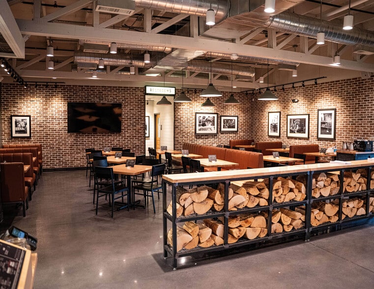 7011 N Davis Hwy, Pensacola, FL for sale - Building Photo - Image 3 of 9