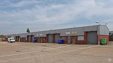 87C Whitby Rd, Slough for lease - Building Photo - Image 1 of 5