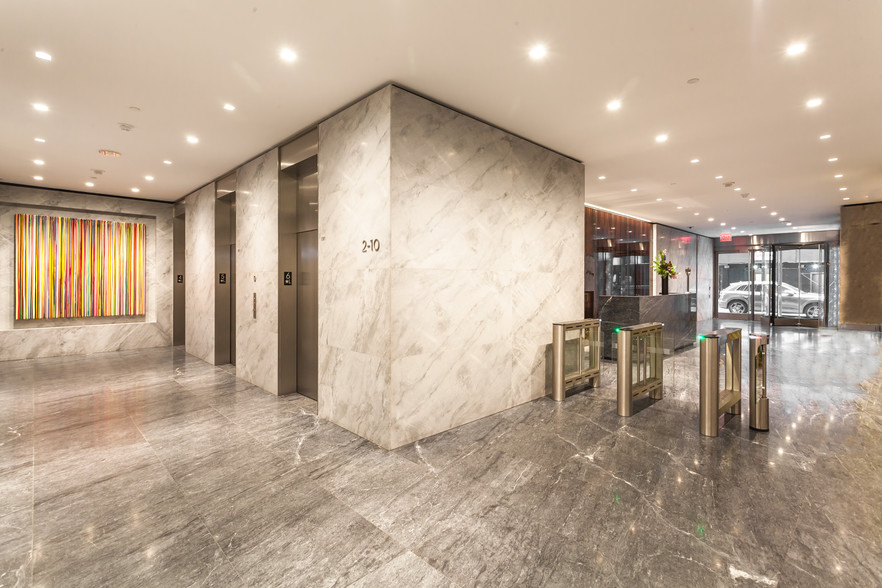 529 5th Ave, New York, NY for lease - Lobby - Image 2 of 10