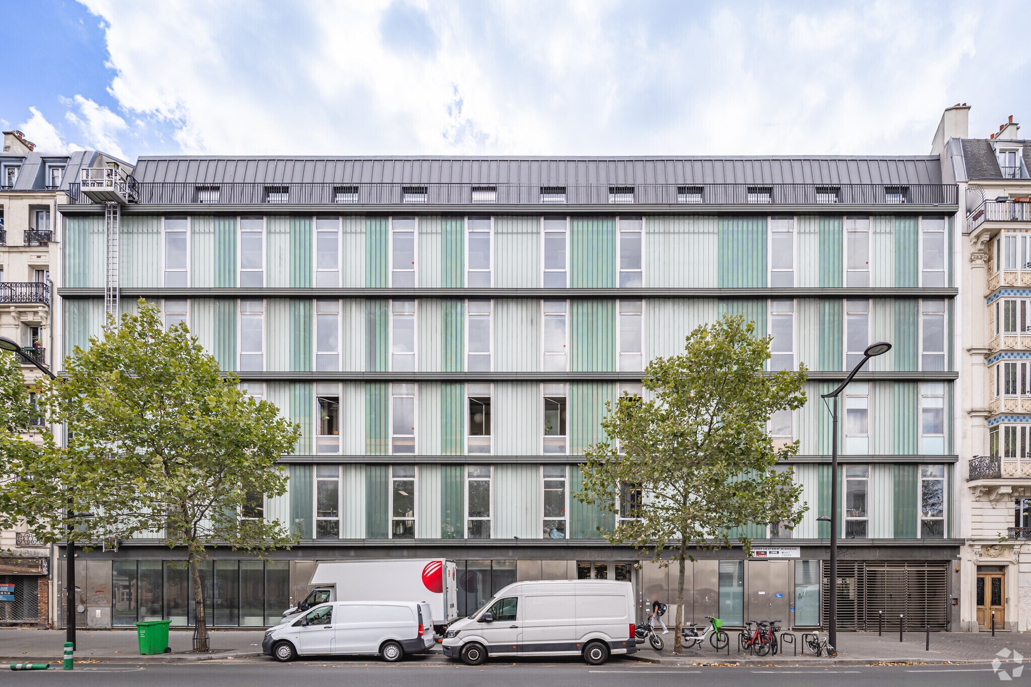 139-143 Boulevard Ney, Paris for lease Primary Photo- Image 1 of 6
