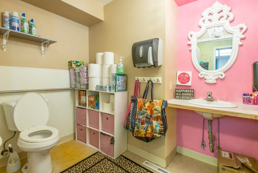 1275 E State St, Eagle, ID à vendre - Photo intérieure - Image 3 de 18