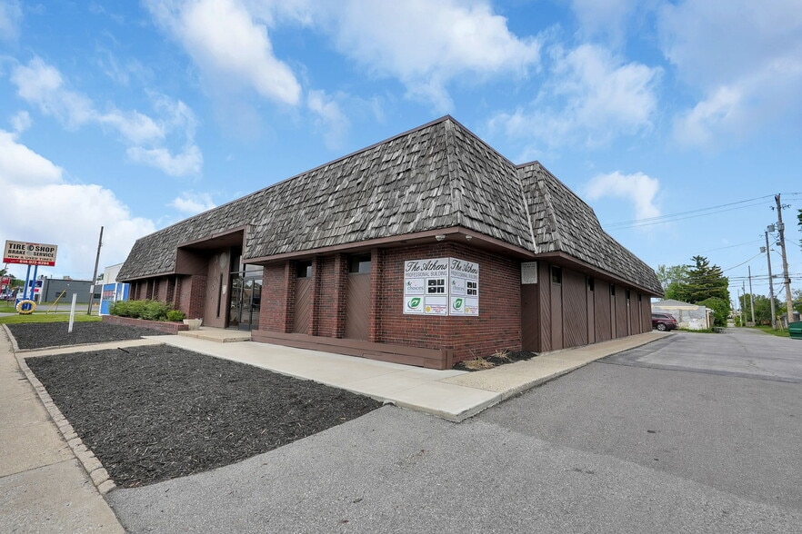 3184 W Broad St, Columbus, OH for lease - Building Photo - Image 3 of 15