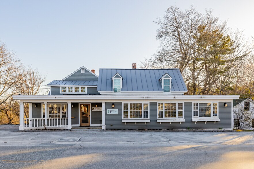 210 Main St, New London, NH à vendre - Photo du bâtiment - Image 2 de 26