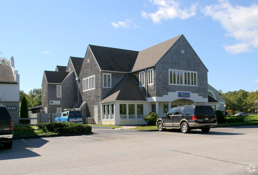 391b Norwich Westerly Rd, North Stonington, CT for lease - Building Photo - Image 3 of 28