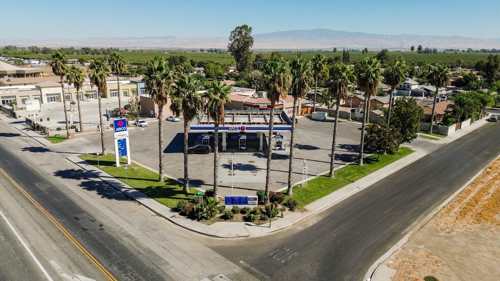 8116 Lamont St, Lamont, CA for sale - Building Photo - Image 1 of 8