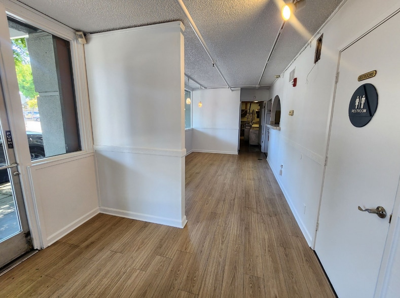 1010 Doyle St, Menlo Park, CA for lease - Interior Photo - Image 2 of 7